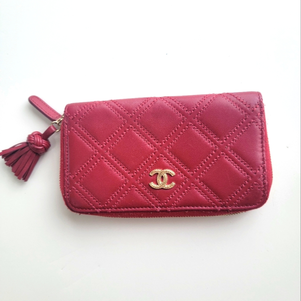 Chanel Stitched Quilted Zip Around Wallet